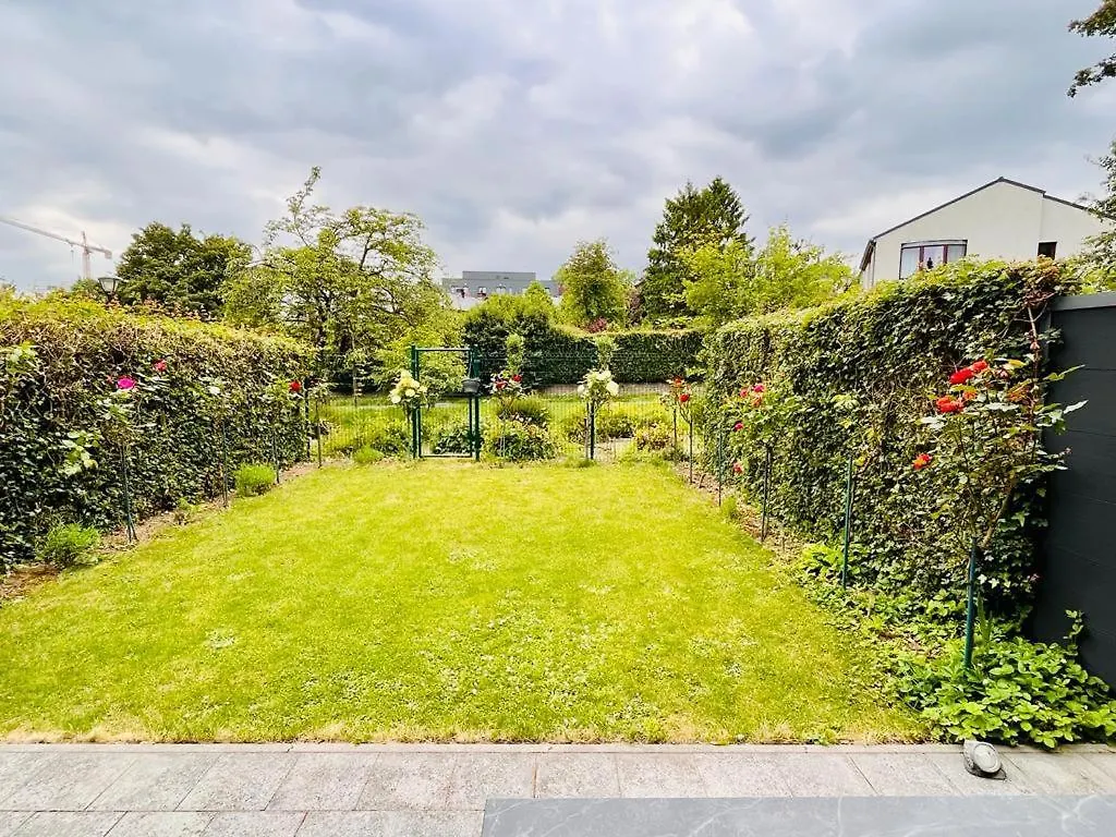 Town House With Garden - 1 Room With Shared Bathroom Brussels 0*,